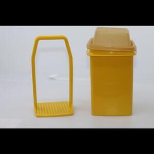 Tupperware Pickle Keeper Mustard Yellow With Lid And Matching Lifter, #1330-2